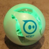 世にも不思議なボール型デジタルトイ“Sphero（スフィロ）”が日本販売