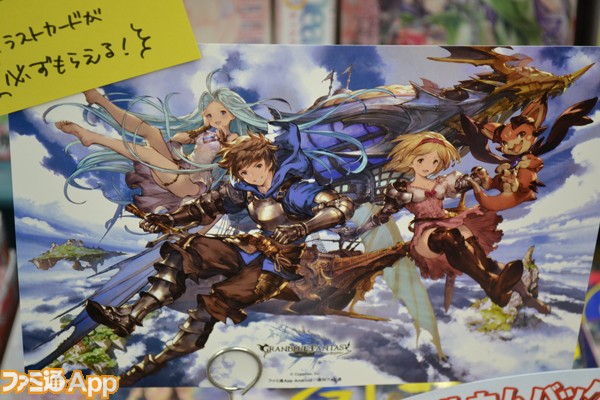 大迫力の グラブル 超大型ポスターがジュンク堂書店池袋本店で展示中 ファミ通app