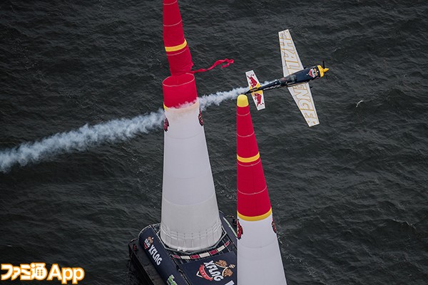 Challenger pilot Francis Barros of Brazil performs during the Challenger Cup of the third stage of the Red Bull Air Race World Championship in Chiba, Japan on June 5, 2016.