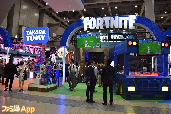 フォートナイト フィギュア発売記念で最上もがさん 038 ペンギンズ ノブオさんが東京おもちゃショーの会場でデモプレイ スマホゲーム情報ならファミ通app