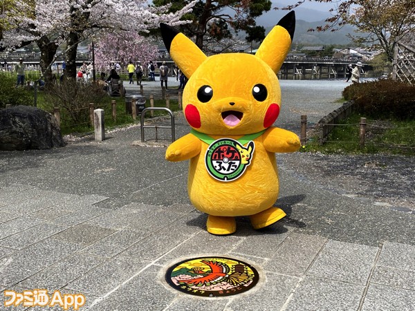 伝説のポケモン ホウオウやチコリータ ピチューなどの ポケふた 5枚が京都市に設置 スマホゲーム情報ならファミ通app